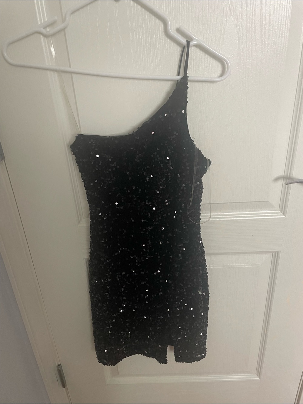 Black Sequin One-Shoulder Party Dress
